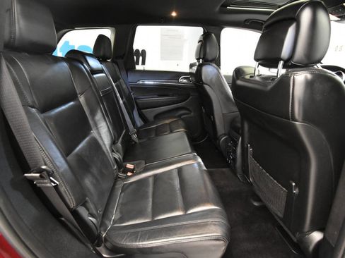 Used 2019 Jeep Grand Cherokee Limited image 16