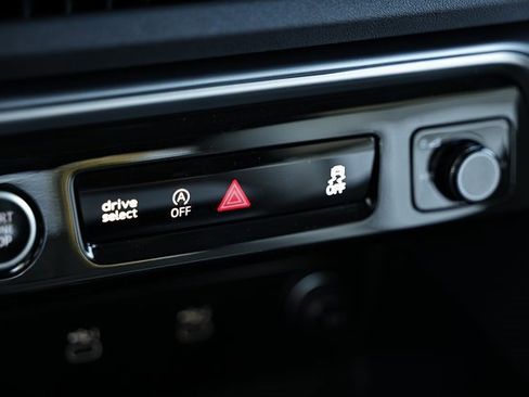 New 2025 Audi Q5 Premium image 40