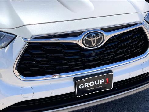 Used 2020 Toyota Highlander Platinum image 30