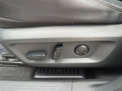 Used 2023 Nissan Rogue SL image 9