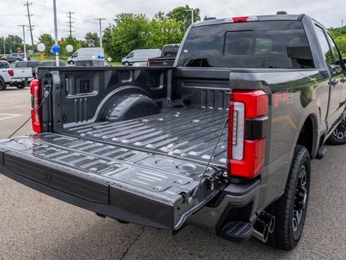 New 2026 Ford F350 Platinum w/ FX4 Off-Road Package AWD/4WD image 8