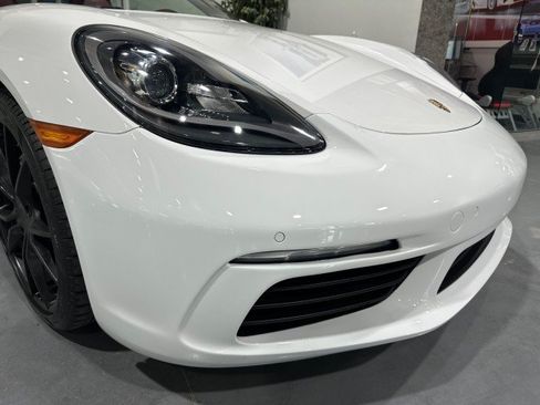 Used 2017 Porsche 718 Boxster RWD image 20