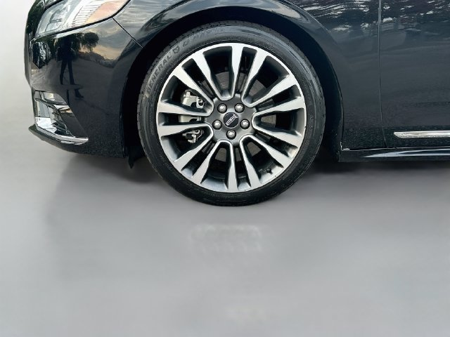 Used 2018 Lincoln Continental Select w/ Continental Climate Package AWD/4WD image 35