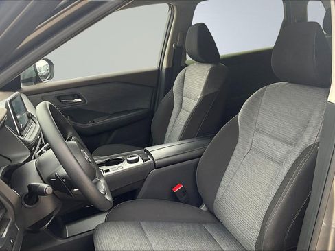 Certified 2023 Nissan Rogue SV image 31