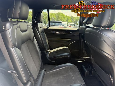 Used 2022 Jeep Grand Cherokee L Laredo AWD/4WD image 17
