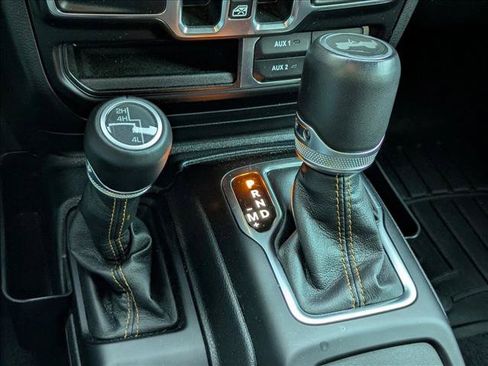 Used 2023 Jeep Wrangler Unlimited Sahara AWD/4WD image 9