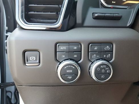 New 2026 GMC Sierra 2500 Denali w/ Denali Reserve Package AWD/4WD image 31