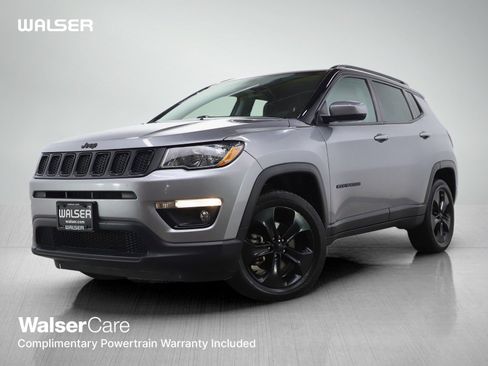 Used 2021 Jeep Compass Latitude image 1