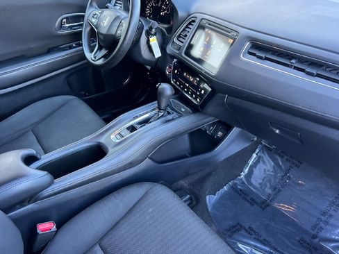 Used 2017 Honda HR-V EX image 16