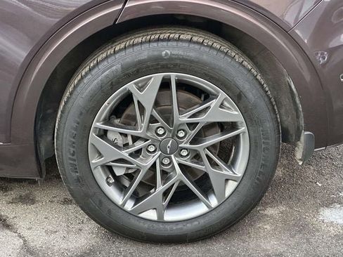 Used 2023 Genesis GV70 2.5T w/ Advanced Package image 15