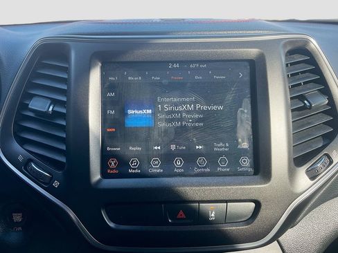 Used 2022 Jeep Cherokee Trailhawk image 14