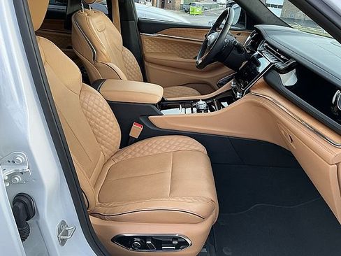 Used 2023 Jeep Grand Cherokee L Summit image 23