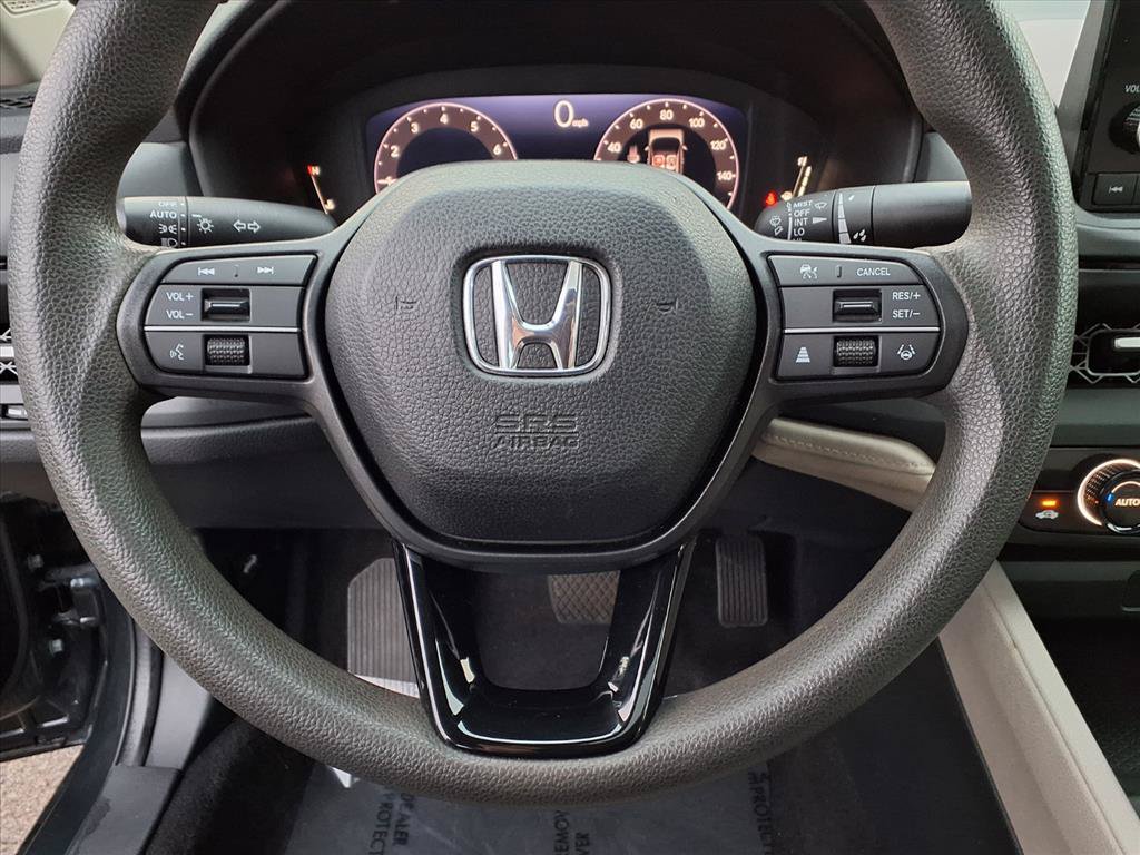 Used 2023 Honda Accord EX image 10