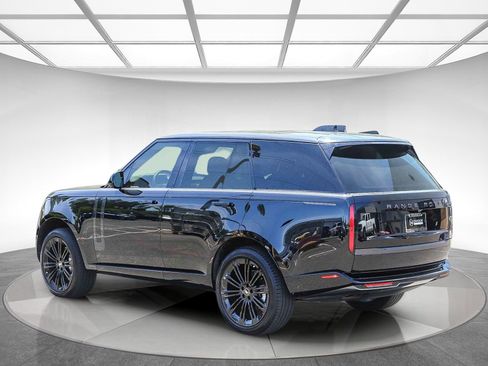Used 2023 Land Rover Range Rover SE AWD/4WD image 2