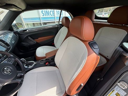 Used 2017 Volkswagen Beetle 1.8T Classic image 11