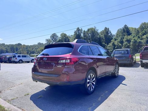 Used 2015 Subaru Outback 2.5i Limited AWD/4WD image 5