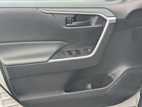 Used 2024 Toyota RAV4 LE FWD image 10