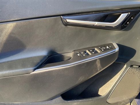 Used 2022 Kia EV6 Wind RWD image 12