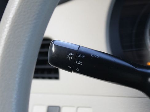 Used 2011 Toyota Sienna LE image 28