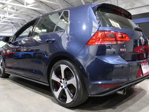 Used 2016 Volkswagen GTI SE FWD image 9