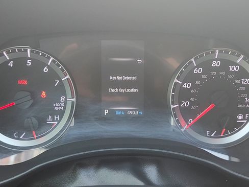 Used 2022 Toyota Highlander LE AWD/4WD image 10