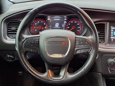 Used 2018 Dodge Charger SXT w/ Blacktop Package image 8