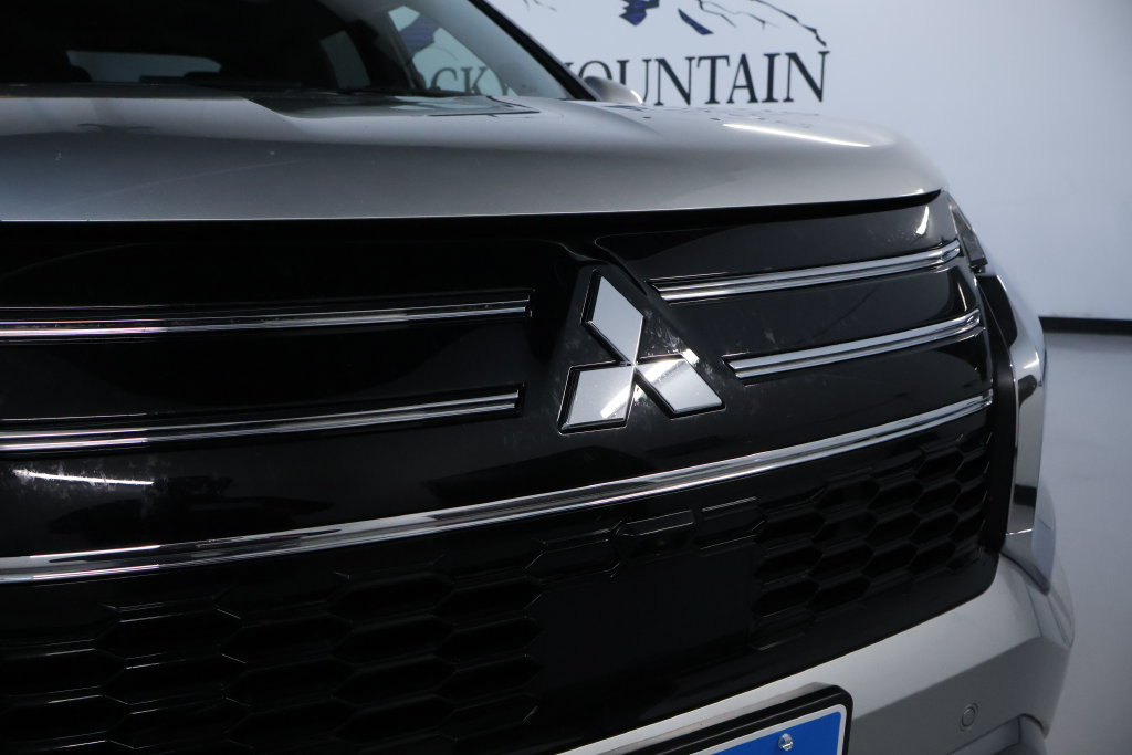 Used 2025 Mitsubishi Outlander SE AWD/4WD image 9