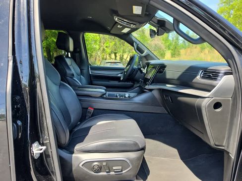 Used 2024 Jeep Wagoneer Series II w/ Flexible Seating Group image 24