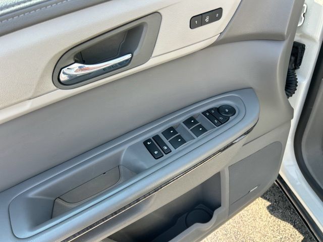 Used 2014 Chevrolet Traverse LTZ AWD/4WD image 34