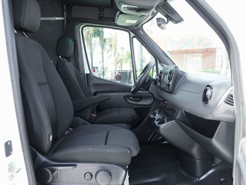 Used 2019 Mercedes-Benz Sprinter 170 Cargo image 34