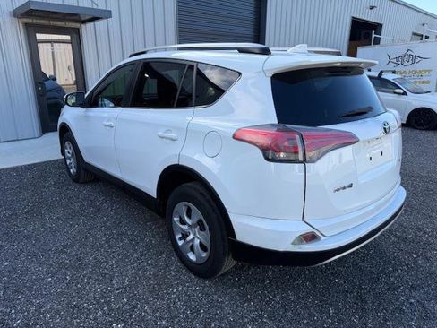 Used 2017 Toyota RAV4 XLE FWD image 3