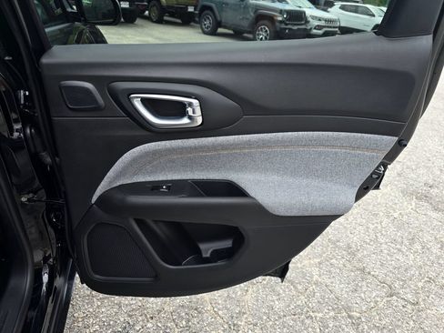 New 2026 Jeep Compass Latitude AWD/4WD image 38