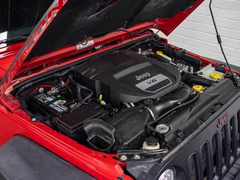 Used 2017 Jeep Wrangler Unlimited Rubicon AWD/4WD image 11
