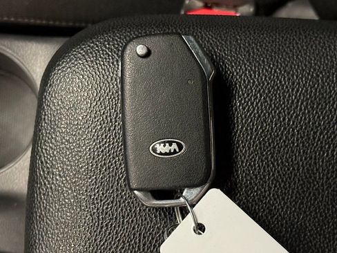 Used 2021 Kia Forte LXS FWD image 17