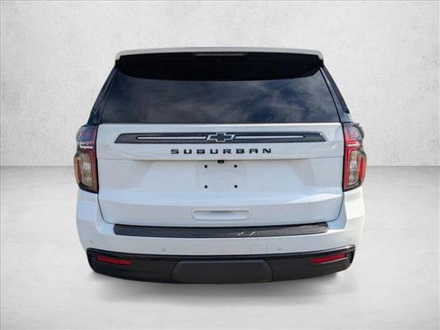 Used 2023 Chevrolet Suburban Z71 w/ Luxury Package AWD/4WD image 6