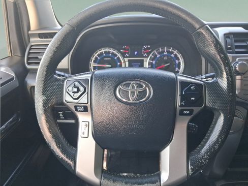 Used 2017 Toyota 4Runner SR5 AWD/4WD image 19
