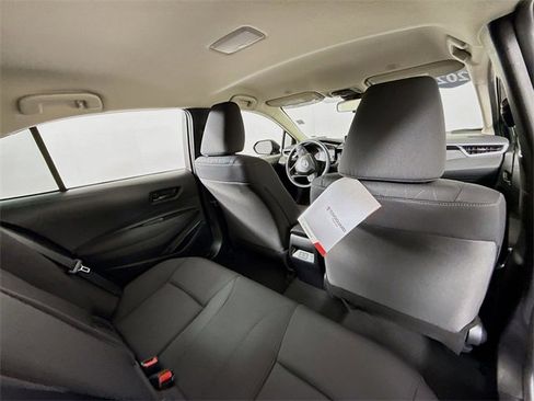 Certified 2025 Toyota Corolla LE image 28