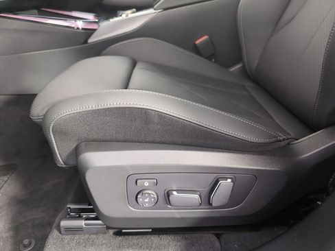 Used 2025 BMW X3 xDrive30i w/ Convenience Package image 11