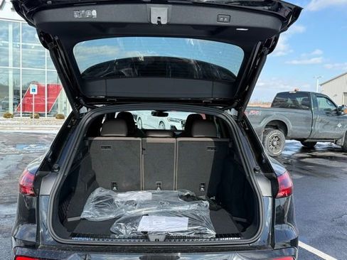 New 2025 Audi Q5 Premium Plus image 18