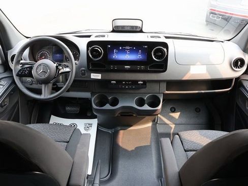 New 2025 Mercedes-Benz Sprinter 2500 image 4
