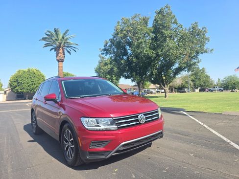 Used 2019 Volkswagen Tiguan SE w/ Panoramic Sunroof Package AWD/4WD image 1