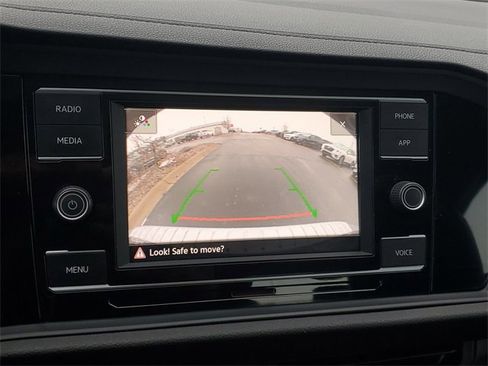 Used 2023 Volkswagen Jetta SE image 24