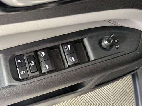 Certified 2023 Jeep Compass Limited image 12