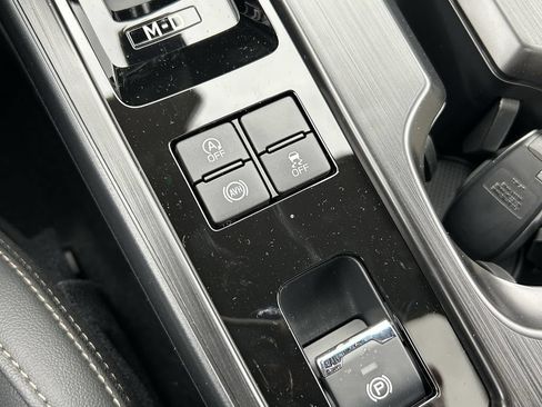 Used 2026 Subaru Outback Limited AWD/4WD image 18