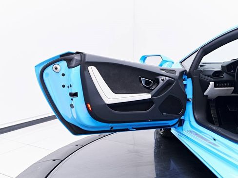 Used 2023 Lamborghini Huracan EVO image 41