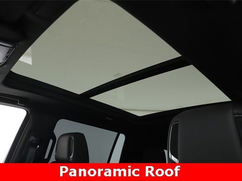 Used 2025 Cadillac Escalade ESV Sport image 37