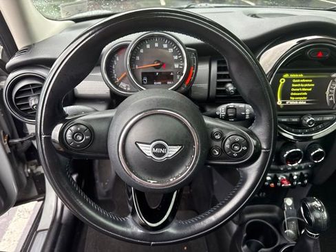 Used 2018 MINI Cooper 4-Door Hardtop FWD image 15