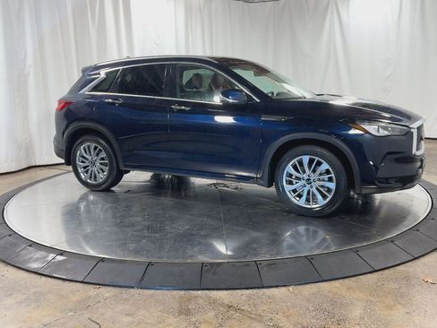 New 2025 INFINITI QX50 Luxe image 3