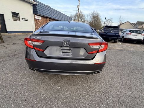 Used 2018 Honda Accord Touring image 10