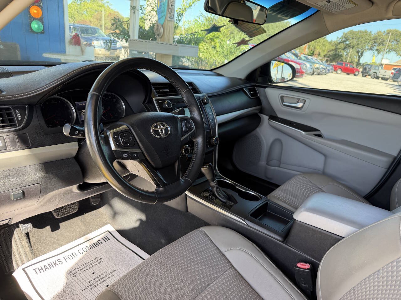 Used 2015 Toyota Camry SE FWD image 10